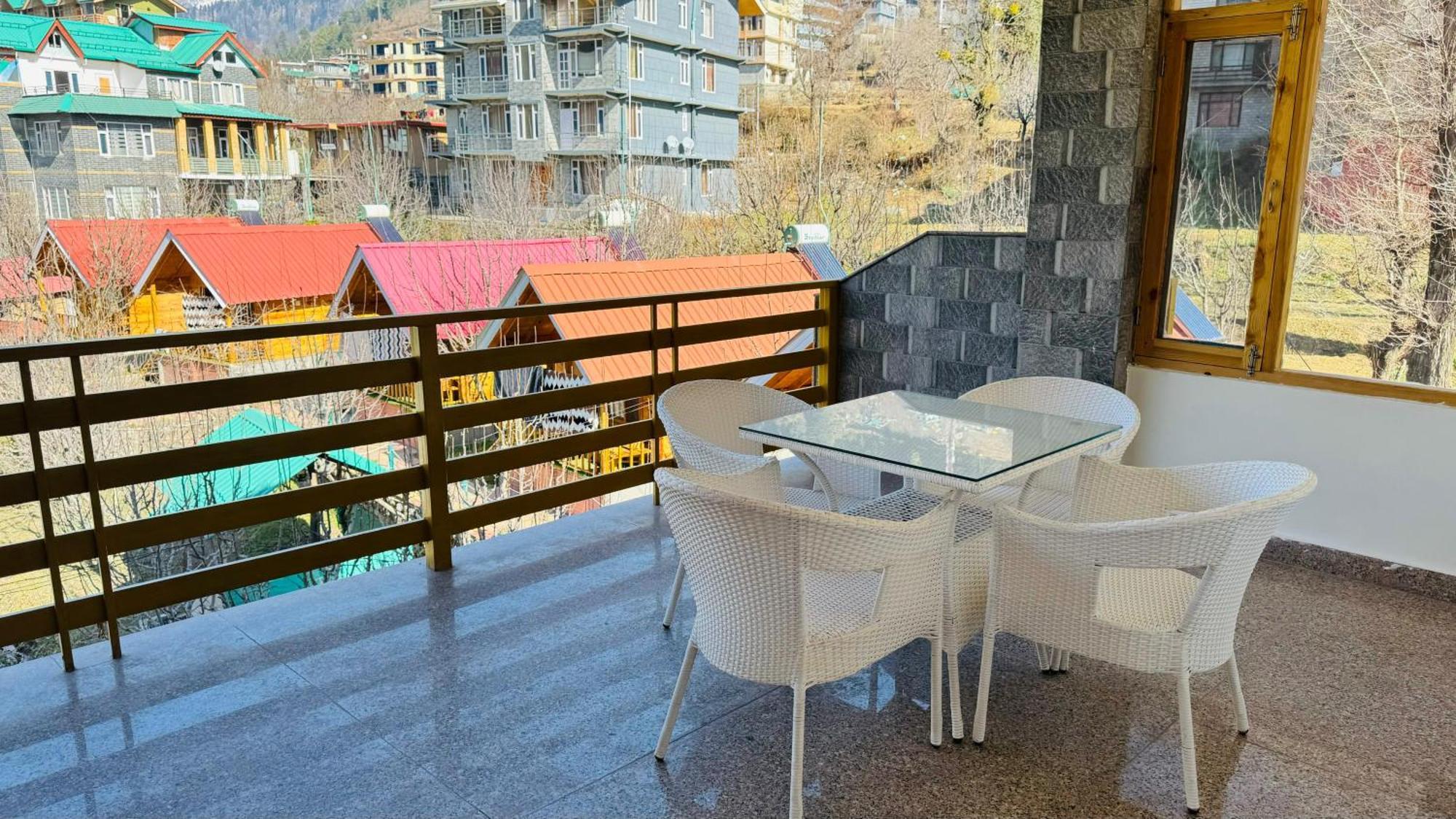 Отель The Midnight Garden Manali Экстерьер фото