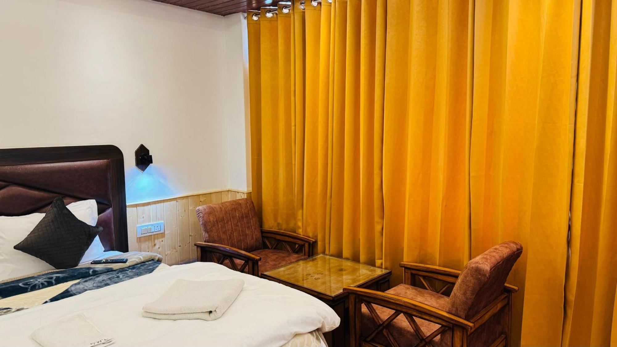 Отель The Midnight Garden Manali Экстерьер фото